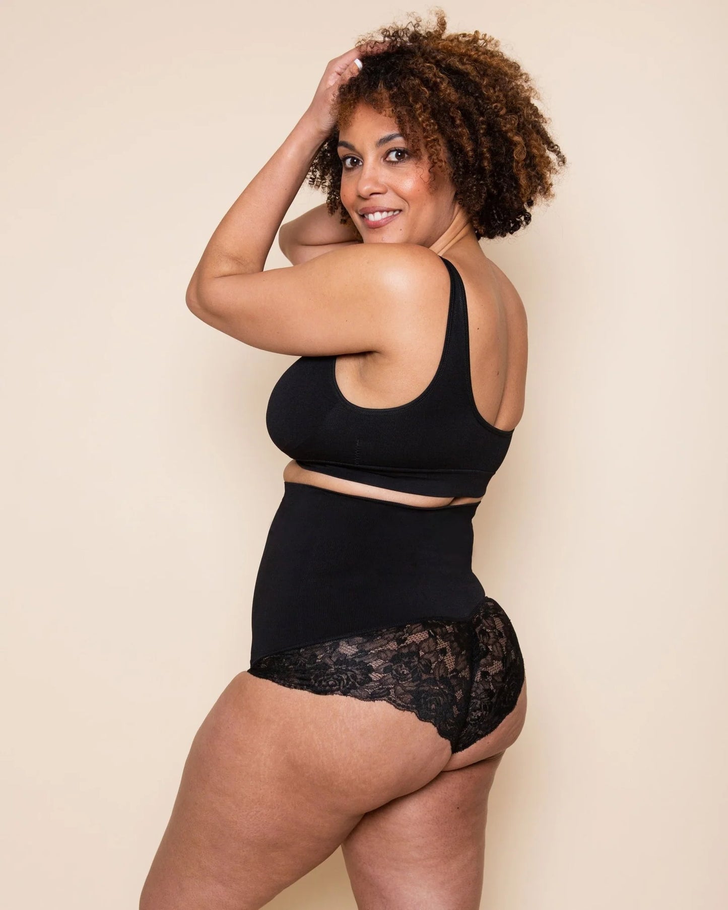 Culotte gainante en dentelle - Noir